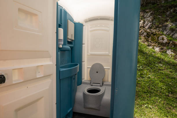 Porta potty delivery and setup in Princeton, IL